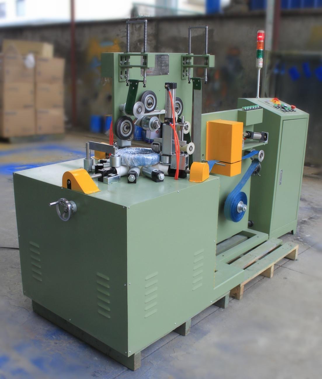 Corrugated hose machine